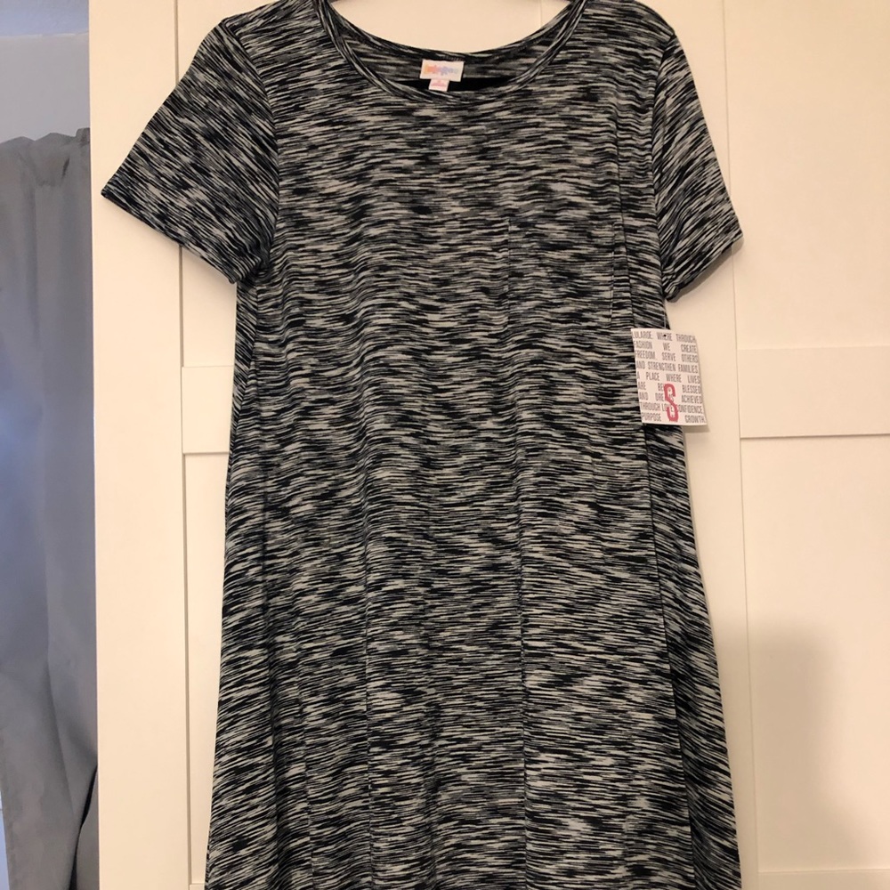 LuLaRoe Small Carly Black and White